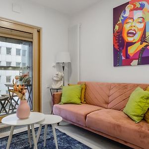 Lumina Luxury Apartments In Mennica Residence